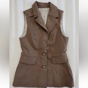 Reformation Billie Vest Top in Mushroom